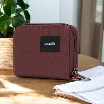 Card Wallet RFIDsafe Pacsafe - burgundy