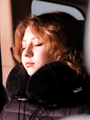 Reisen Sie Kissen um den Hals Dr. Bacty - Schwarz. Plus Ohrstöpsel und Augenband