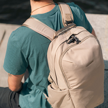 Anti-theft laptop backpack Pacsafe Vibe 25l - beige