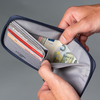 Pacsafe RFIDsafe recycelte Anti-Diebstahl-Geldbörse - marineblau