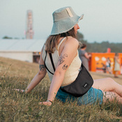 Pacsafe Go Lunar Anti-Diebstahl-Stadttasche - schwarz