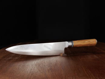 Exclusive Aka Tori Kyoto Olive 8" Chef's Knife – Damascus Steel Business Gift with Custom Engraving Option