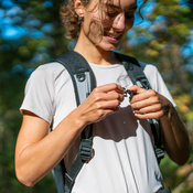 Pacsafe eco 25l anti-diebstahl-tourenrucksack mit econyl - grau