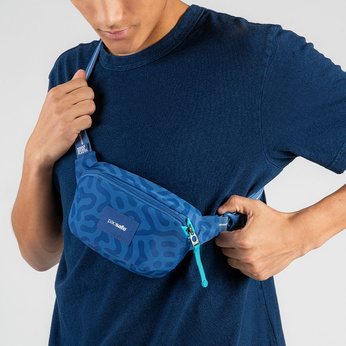 Pacsafe Go Anti-Diebstahl-Hüftniere - himmelblau