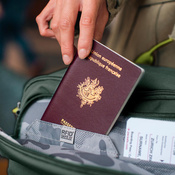 Pacsafe Go 34 l Anti-Diebstahl-Kabinenrucksack - Grün