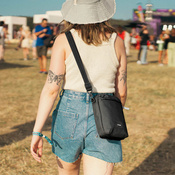 Pacsafe Go Anti-Diebstahl-Umhängetasche - schwarz