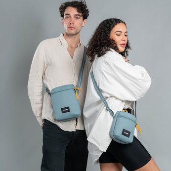 Pacsafe Go Anti-Diebstahl-Urban-Umhängetasche - mint
