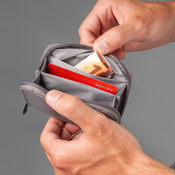 Pacsafe RFIDsafe recycelte Anti-Diebstahl-Geldbörse - marineblau