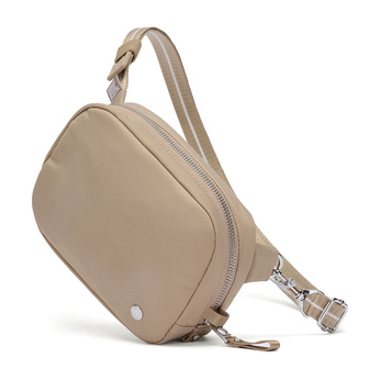 Kleine 2-in-1-Handtasche für Damen mit Diebstahlschutz Pacsafe W – beige
