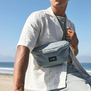 Hip bag anti-theft Pacsafe Go - mint